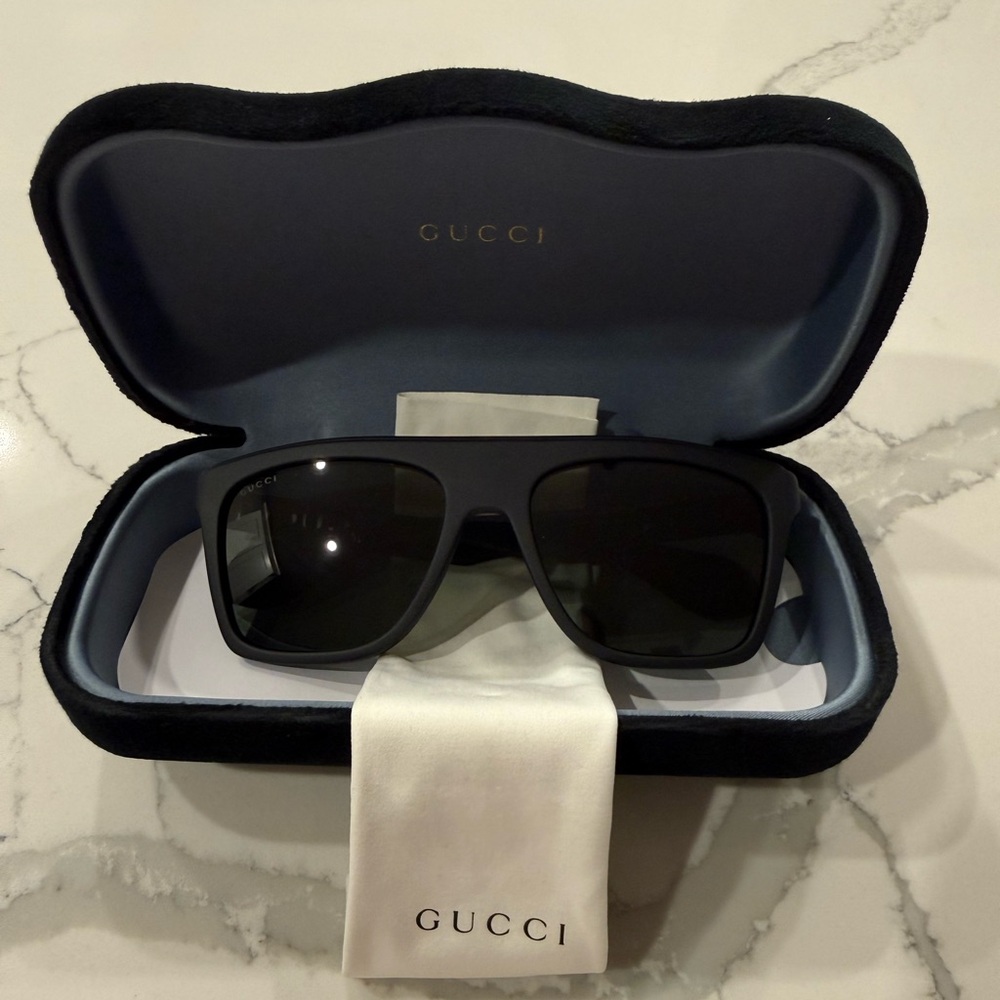Gucci Twinsburg GG1570S 57MM Square Sunglasses Black Never Worn, Case Included